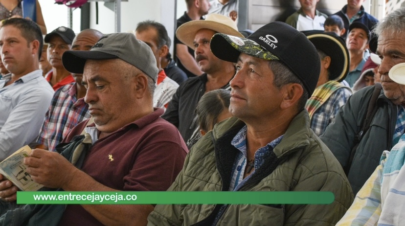 Más de 400 familias recibieron insumos para mejorar líneas productivas