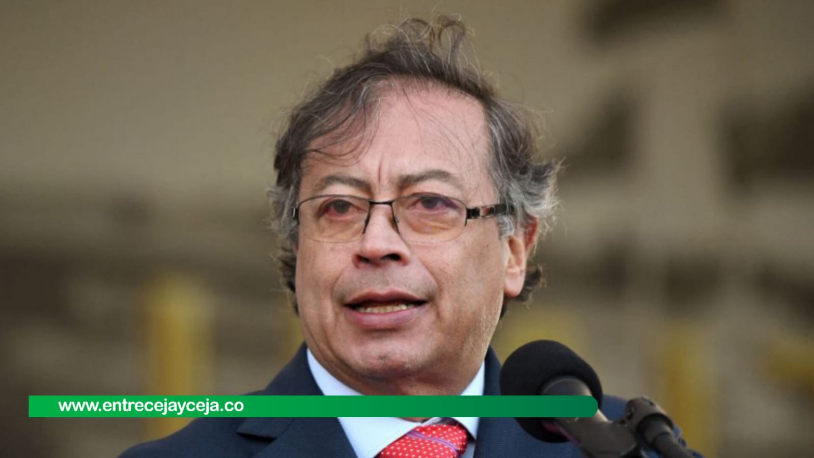 Desaprobación de Petro se redujo en un 1%