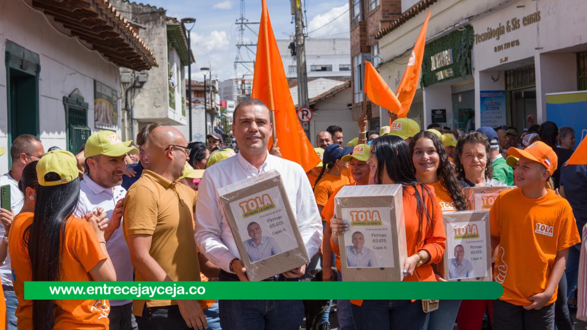“La Tola” presentó ante la Registraduría 65.615 firmas para avalar su candidatura