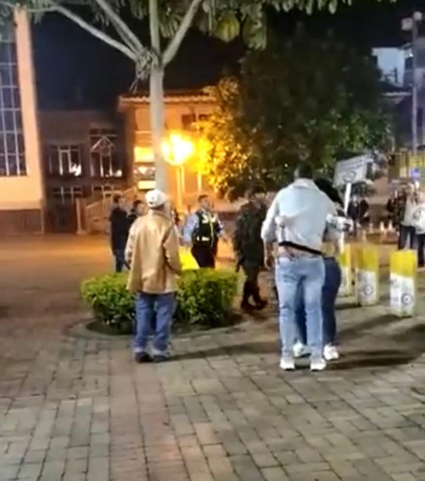 Alcaldía de El Carmen exigió respeto por los funcionarios tras agresión en el parque