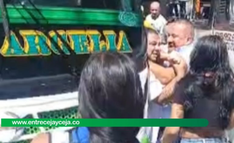 Dos buseteros se agarraron en pleno desfile de la Virgen de El Carmen