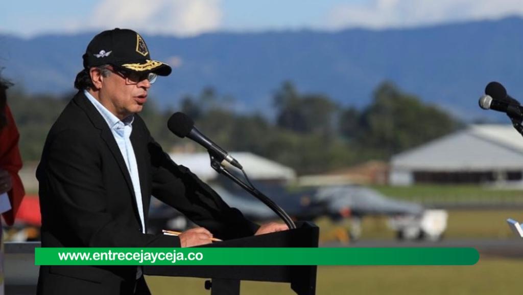 Presidente le cambiaría el nombre a la Fuerza Aérea Colombiana