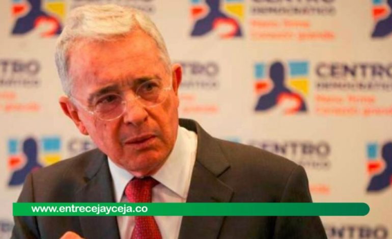 Uribe dice que hay paramilitares que deberían ser “gestores de paz”