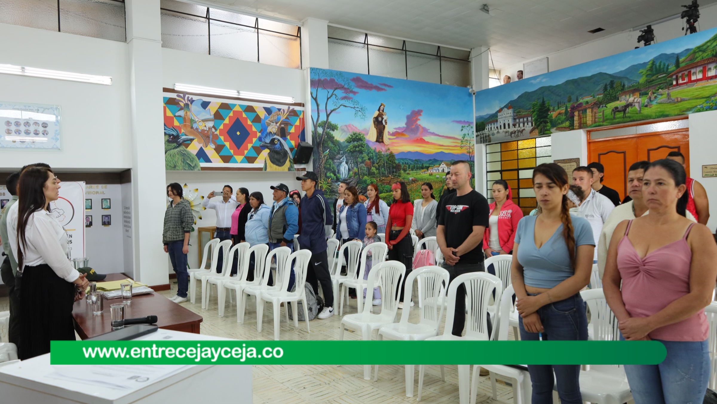 Entregan libretas militares a víctimas del conflicto en El Carmen