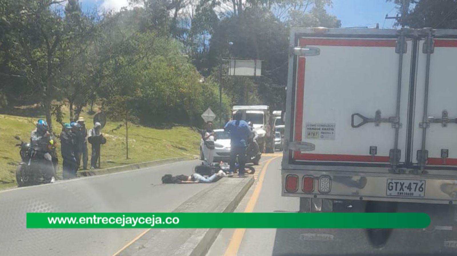 Motociclista murió arrollado en la entrada de Villa Camila