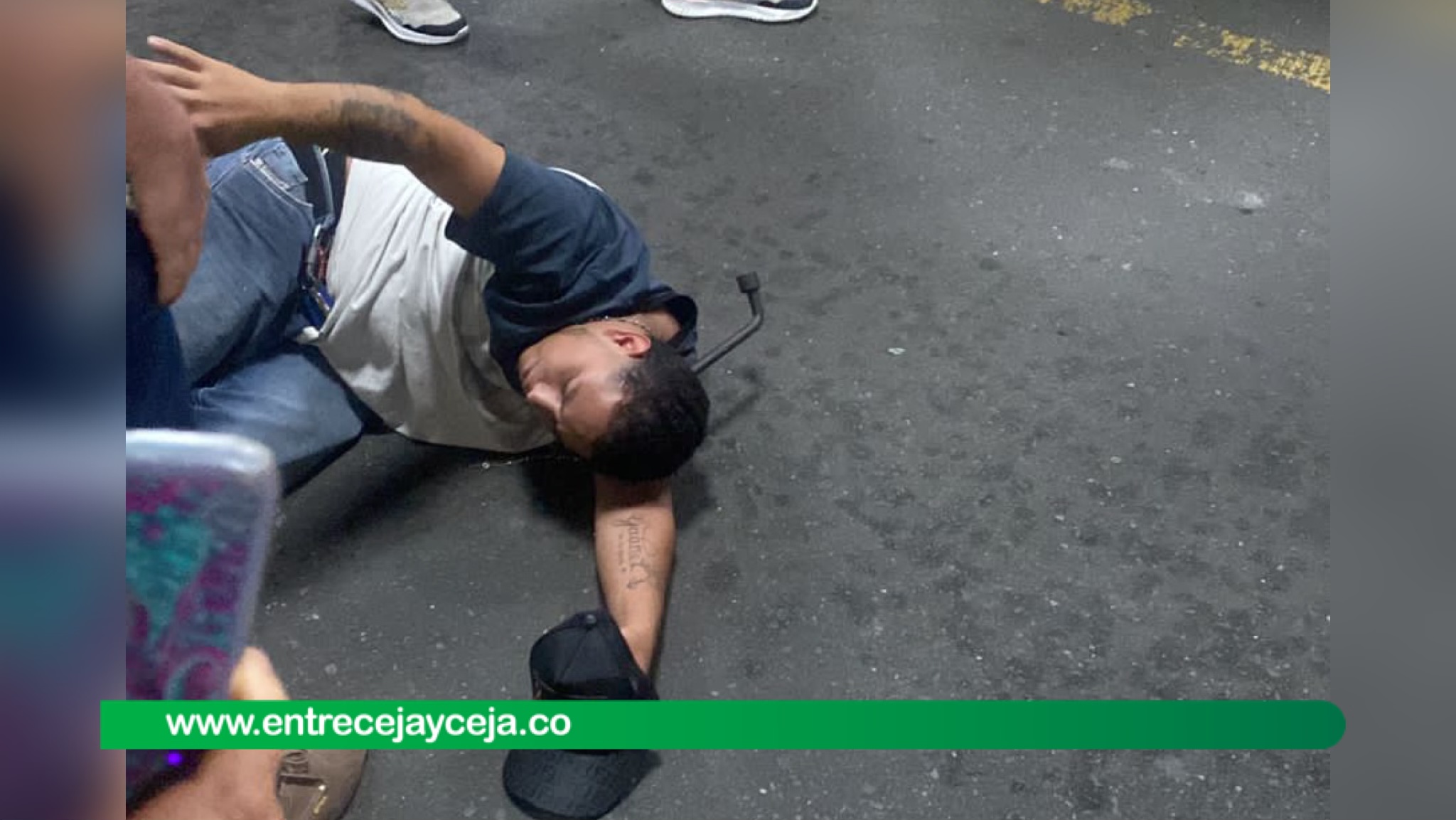 Taxista le clavó una cruceta en la cabeza a un colega en medio de riña