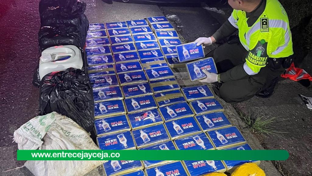 Cogieron un carro cargado de droga en la autopista