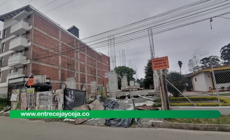 Ciudadanos denuncian inseguridad por edificación abandonada en La Ceja