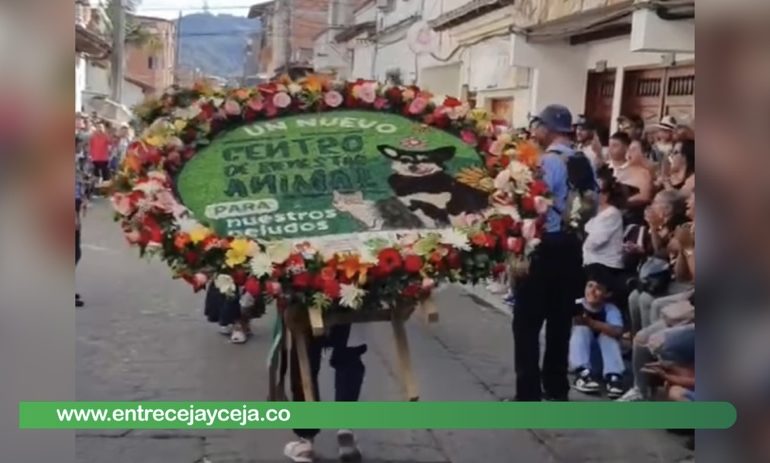 Con el tradicional desfile de silletas, bicicletas y flores terminaron las fiestas de La Ceja