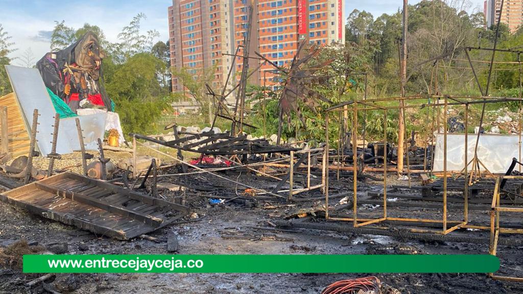 Incendio destruyó figuras del Desfile de Mitos y Leyendas de Rionegro