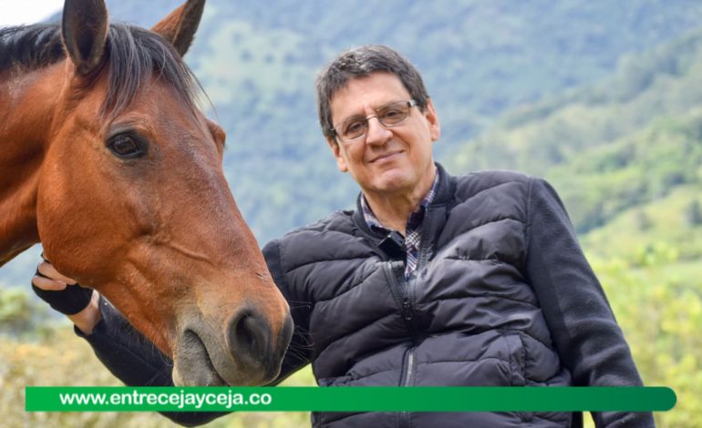 Homenaje a los 25 años de dedicación a la protección animal del diputado Álvaro Múnera