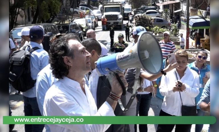 Fico salió a las calles de Aranjuez con megáfono en mano buscando niños para que vuelvan al colegio