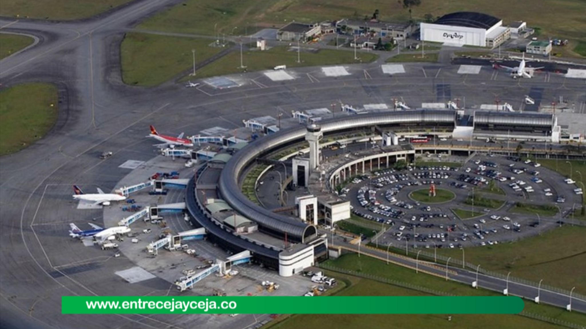 Aeropuerto J.M.C. cierra sus operaciones debido a condiciones climáticas adversas