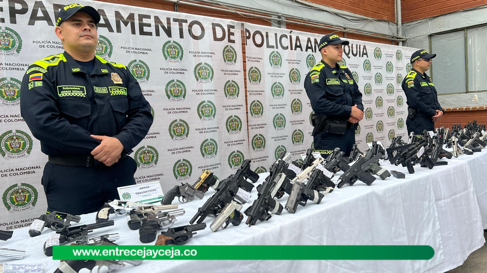Incautan más de 100 armas de «letalidad reducida»