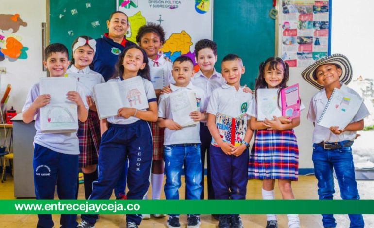 Número de niños matriculados en colegios públicos de Antioquia llega a 430 mil