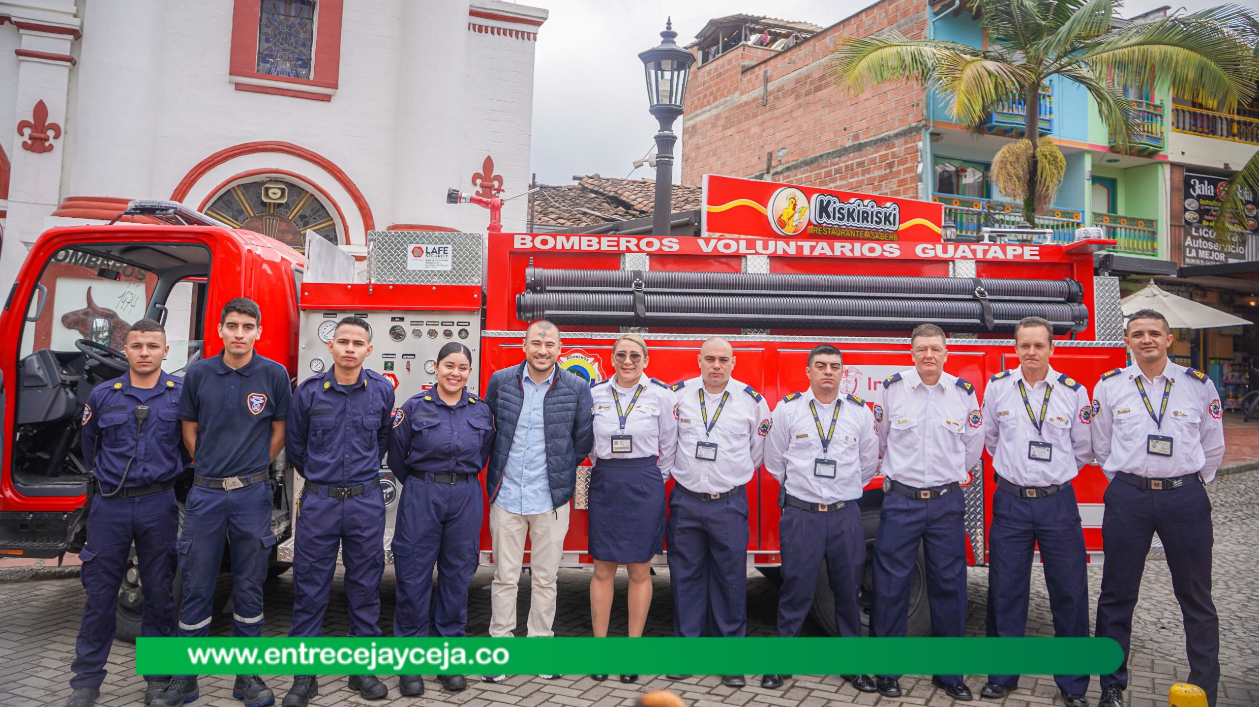 Guatapé recibe máquina cisterna para Bomberos Voluntarios: Única en Antioquia