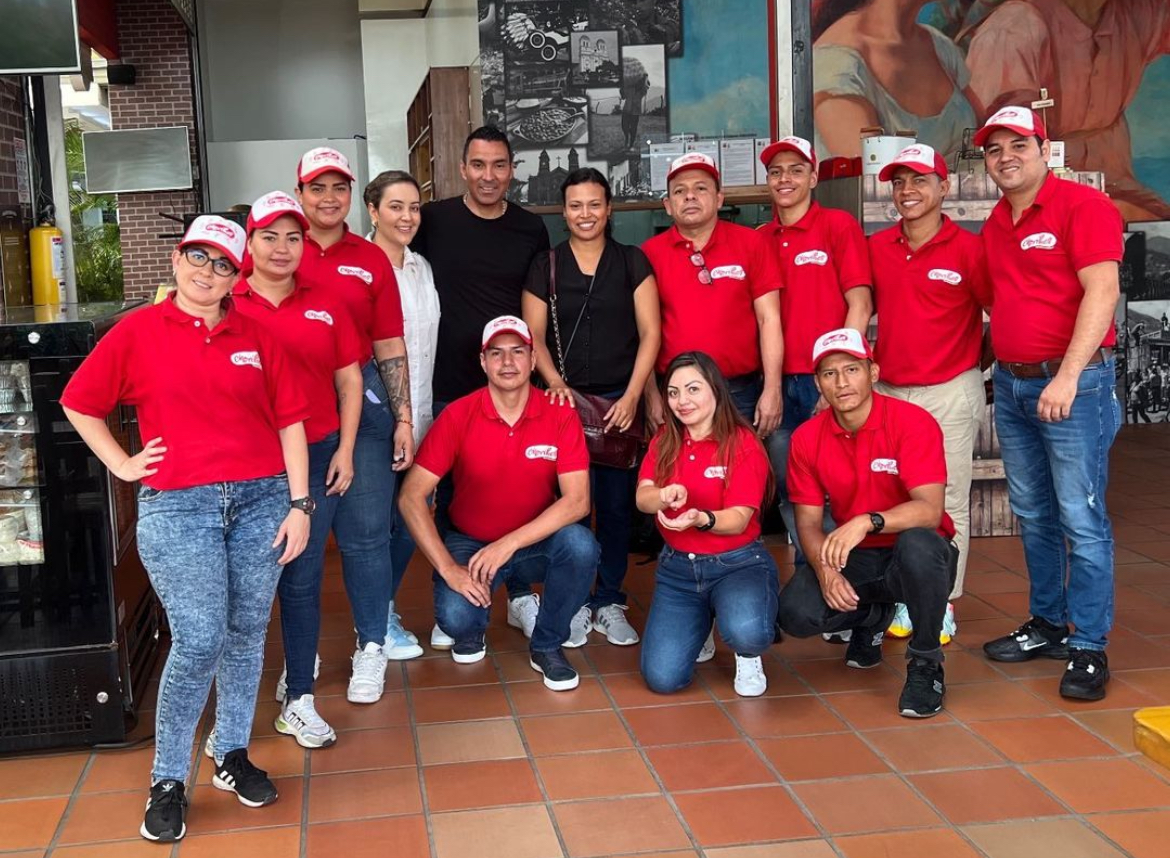 Choripués: un emprendimiento que solo emplea personas sordas
