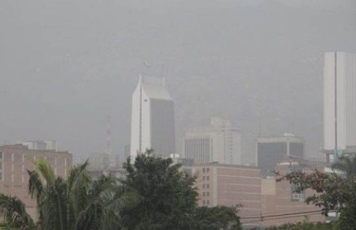 Por mala calidad del aire, este lunes comienza a regir en Medellín el Pico y Placa ambiental