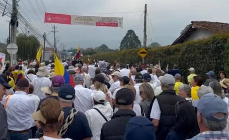 En La Ceja también protestaron contra el gobierno del presidente Petro