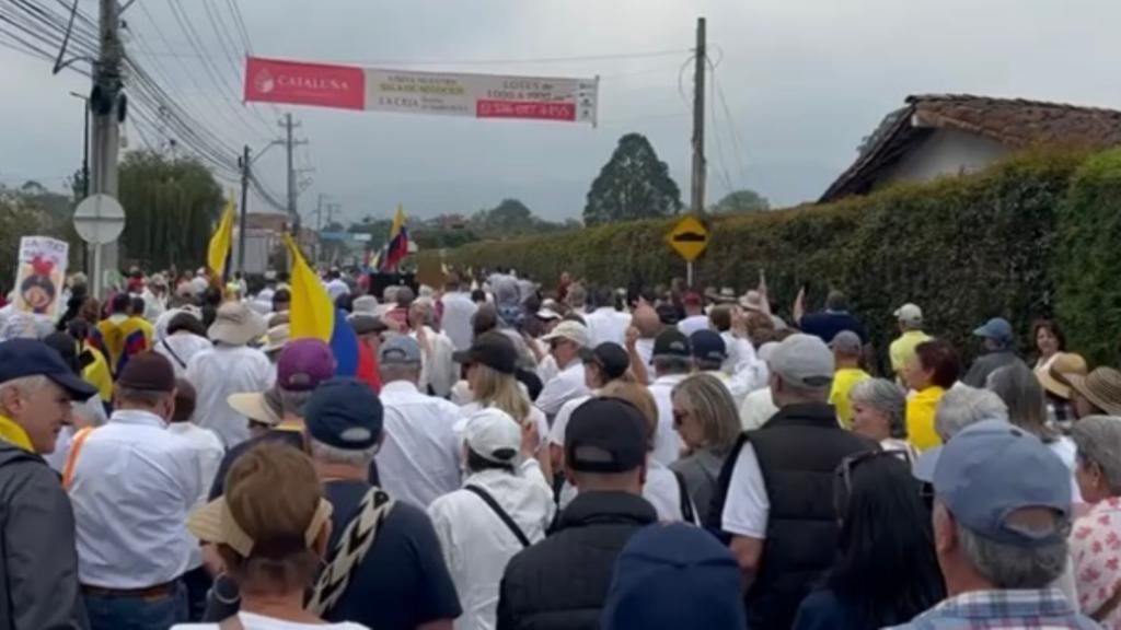 En La Ceja también protestaron contra el gobierno del presidente Petro