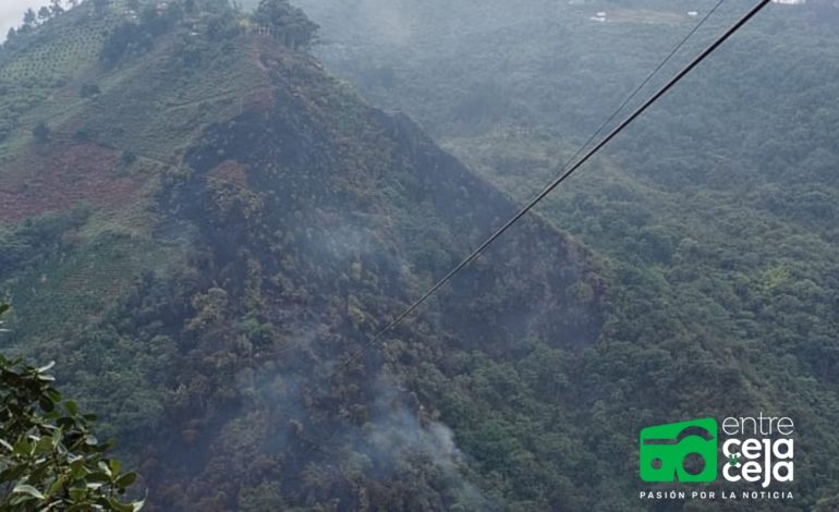 Incendio afectó cinco hectáreas de bosque y la infraestructura del Eco Parque Los Saltos en La Ceja