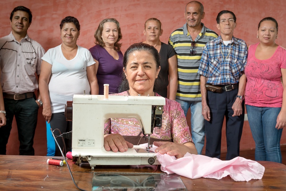 Más de 8 mil personas en Medellín eligieron microcréditos grupales sobre el ‘gota a gota’