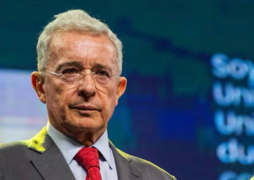 Uribe a juicio: Fiscalía llama al expresidente a responder por presunto fraude procesal y soborno a testigos