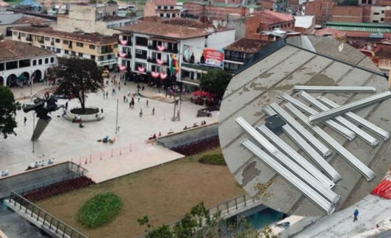 Rionegro: Desmantelaba las sombrillas de la Plaza de la Libertad y fue capturado