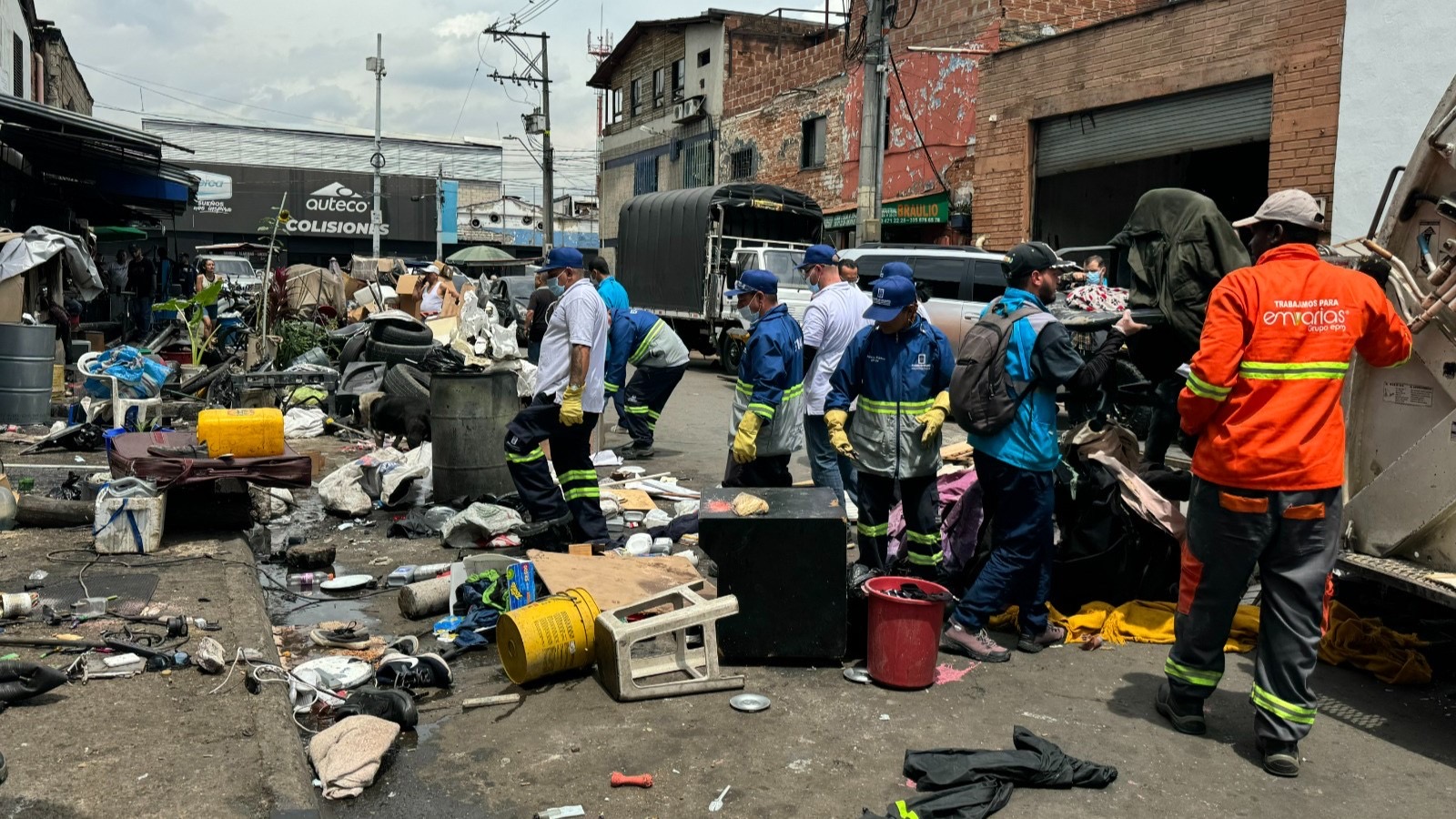 Megaoperativo en Medellín desmanteló más de 300 cambuches y recolectó 12 toneladas de basura