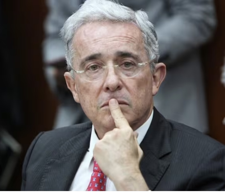Álvaro Uribe pide cambiar el fiscal que lleva su caso; asegura que no le brinda garantías