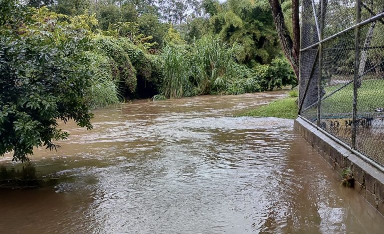 Varios sectores de La Ceja amanecieron inundados tras otra noche de fuertes lluvias