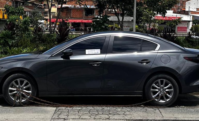En Marinilla, fue recuperado un vehículo clase automóvil, marca Mazda, línea 3, placas LEQ824