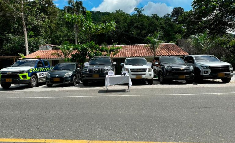 Hurtan vehículos en un parqueadero de Medellín y los recuperan en la autopista