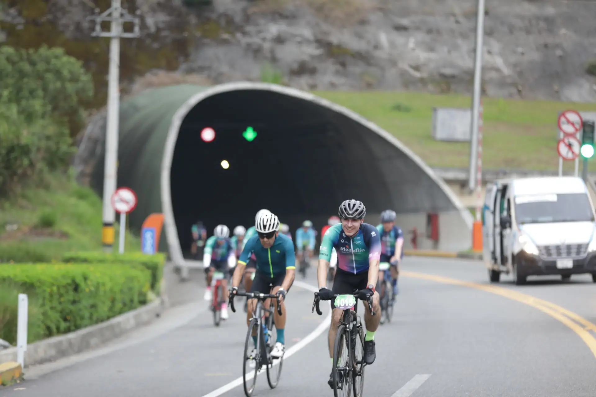 Esté atento a los cierres viales este domingo por la Ruta Medellín