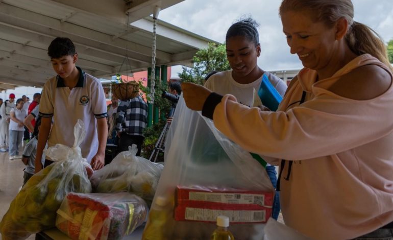 Entrega de mercados en La Ceja - Paquetes alimentarios - Orlando Ríos Duque