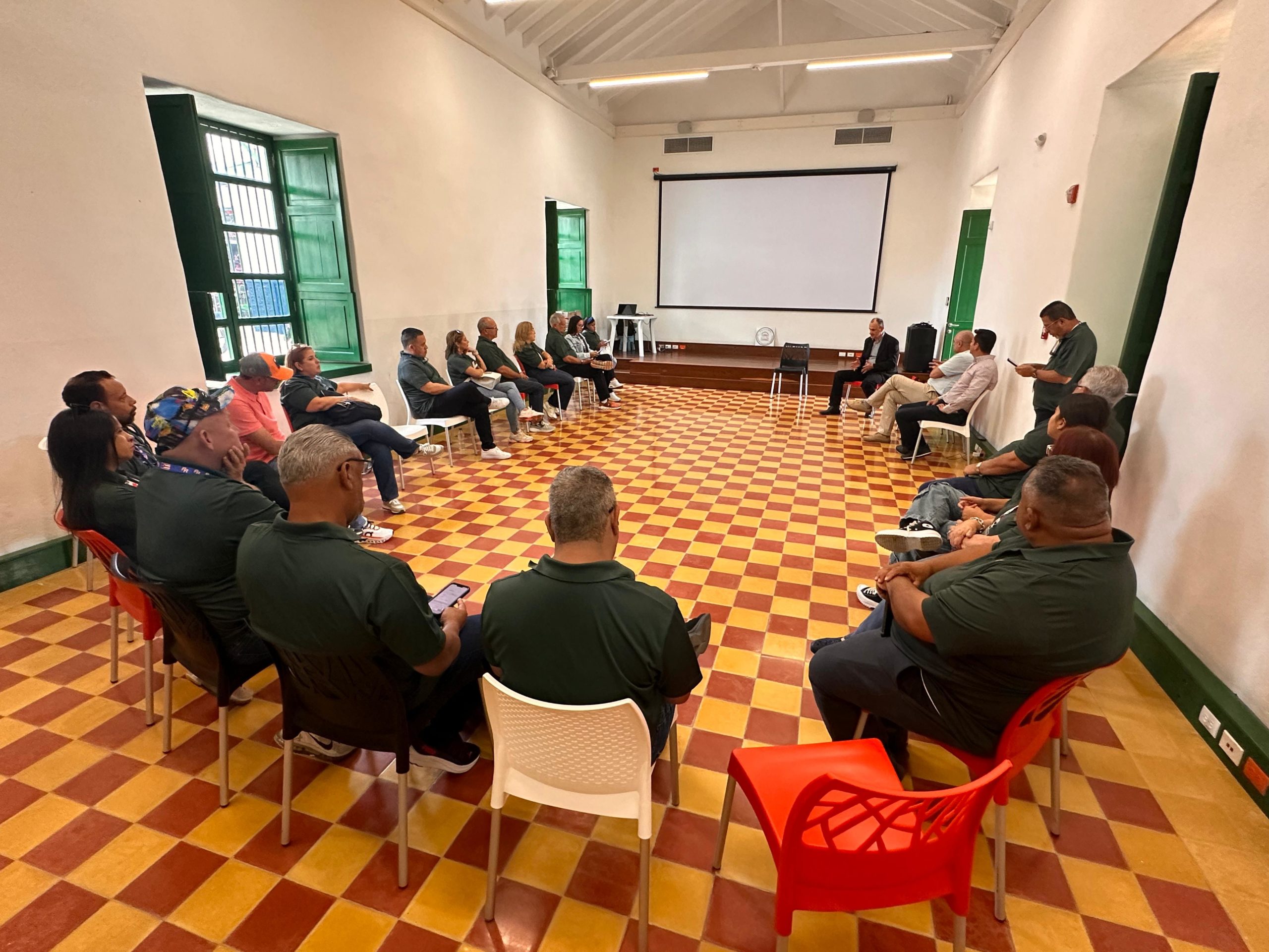 Alcaldes de Puerto Rico conocen experiencias exitosas de Rionegro