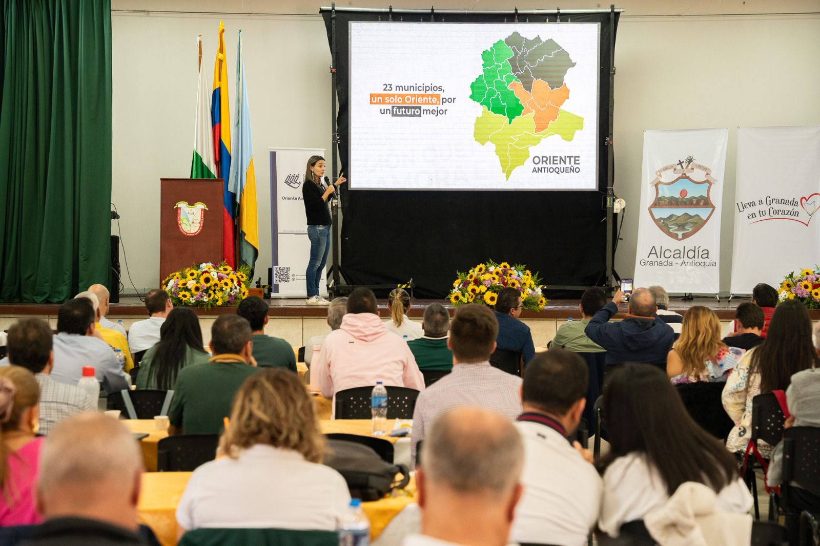 El Oriente planea su futuro. Líderes, gremios y organizaciones se reunieron en Granada