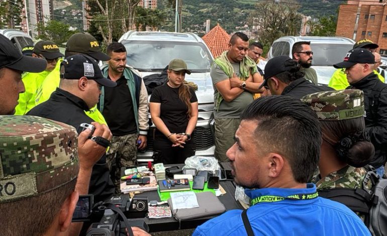 Encuentran dinero en camionetas de la UNP - Entre Ceja y Ceja