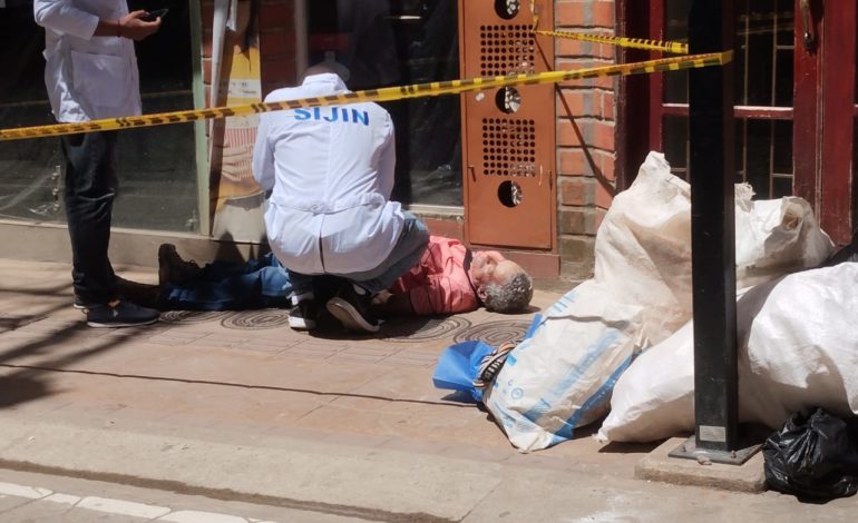 Un hombre sufre infarto y muere en plena vía pública de El Santuario