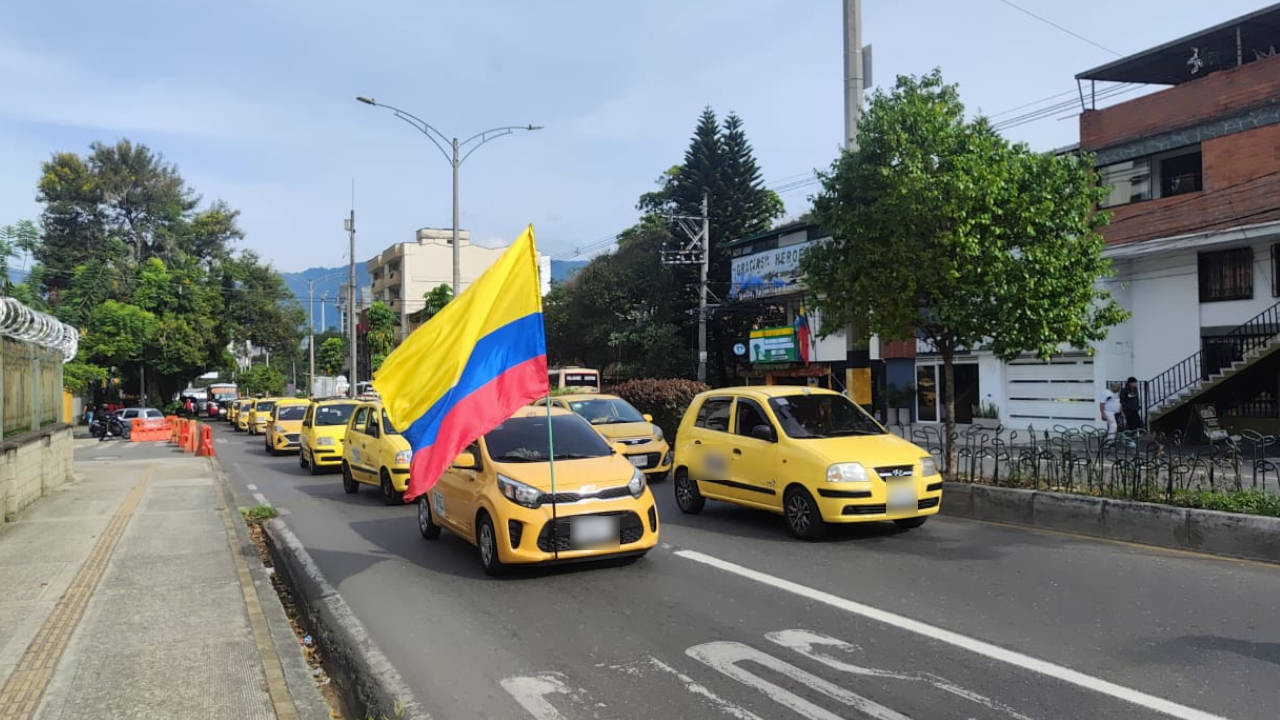 Protesta de taxistas paraliza Medellín: una nueva jornada contra las aplicaciones de transporte