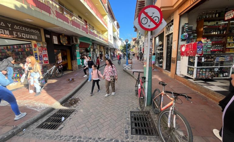 Estas son las sanciones para quienes transiten en moto y bicicleta en el parque de El Carmen