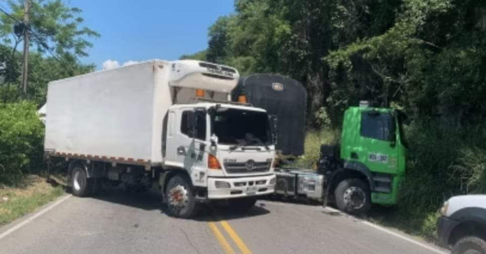 Así están las vías del Oriente por el Paro Camionero