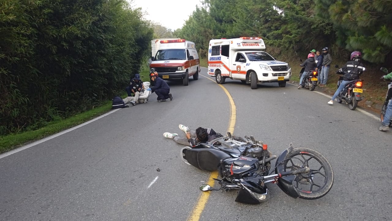 Dos personas heridas en accidente en vía La Ceja – La Unión