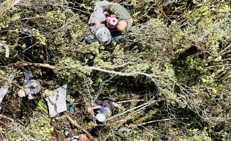 Autoridades reanudan esfuerzos para hallar los cuerpos de tres víctimas del accidente de la aeronave en Urrao