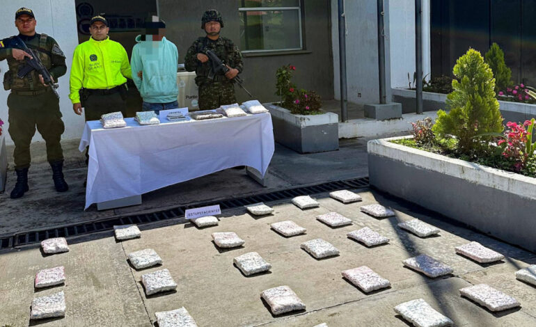 Ejército y Policía hallaron cargamento de marihuana transportado en vehículo de alimentos en el Oriente antioqueño