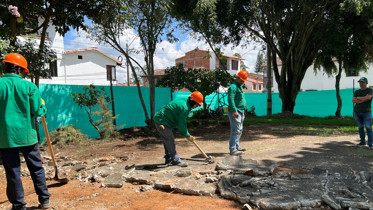 La Alcaldía de La Ceja inicia renovación del parque infantil de Villa Laura