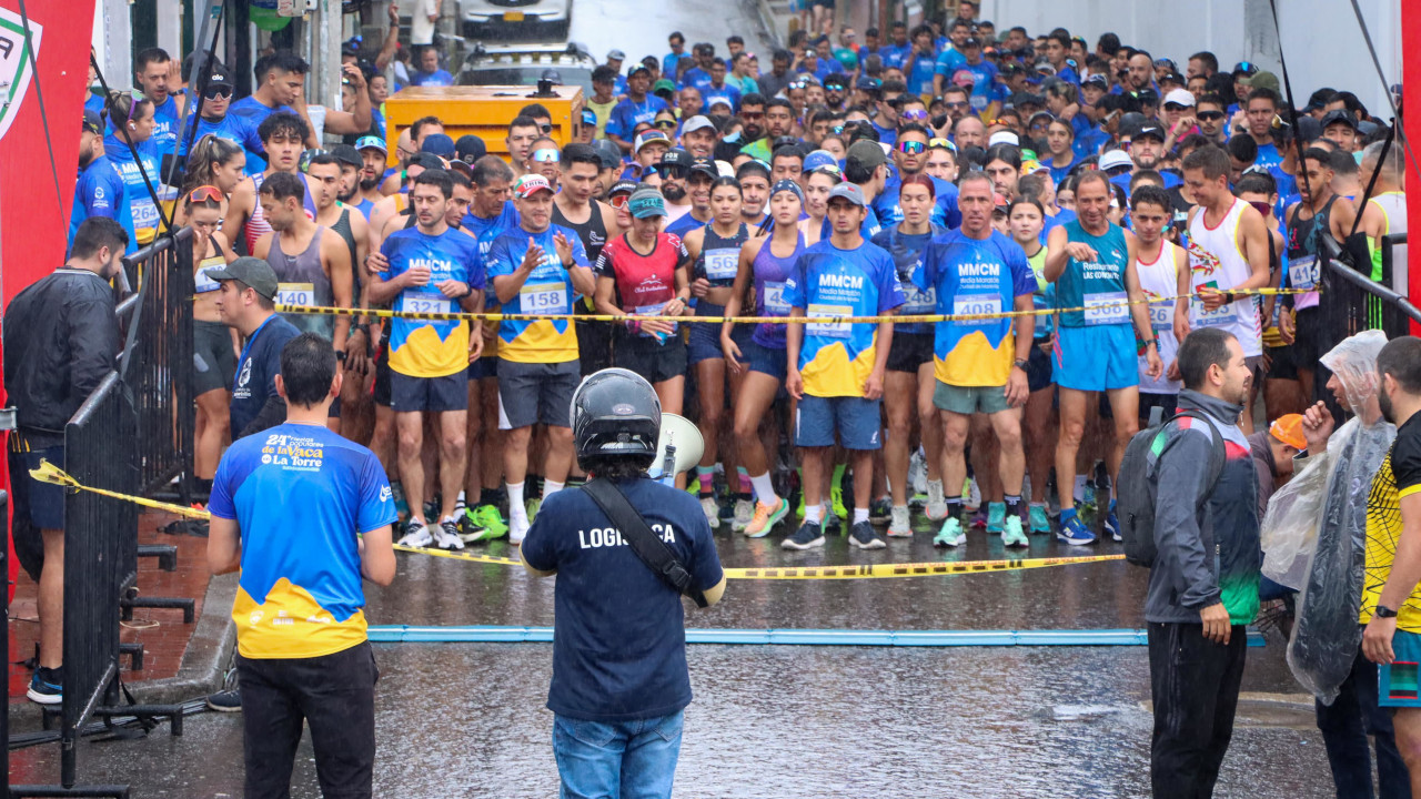 Más de mil corredores cruzan la meta en la primera Media Maratón de Marinilla