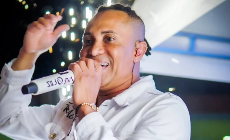 Cantante vallenato herido en medio de una presentación en Medellín