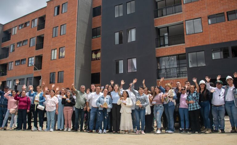 La Ceja entrega 120 apartamentos del proyecto Sueños del Tambo, ampliando el acceso a vivienda en el municipio.