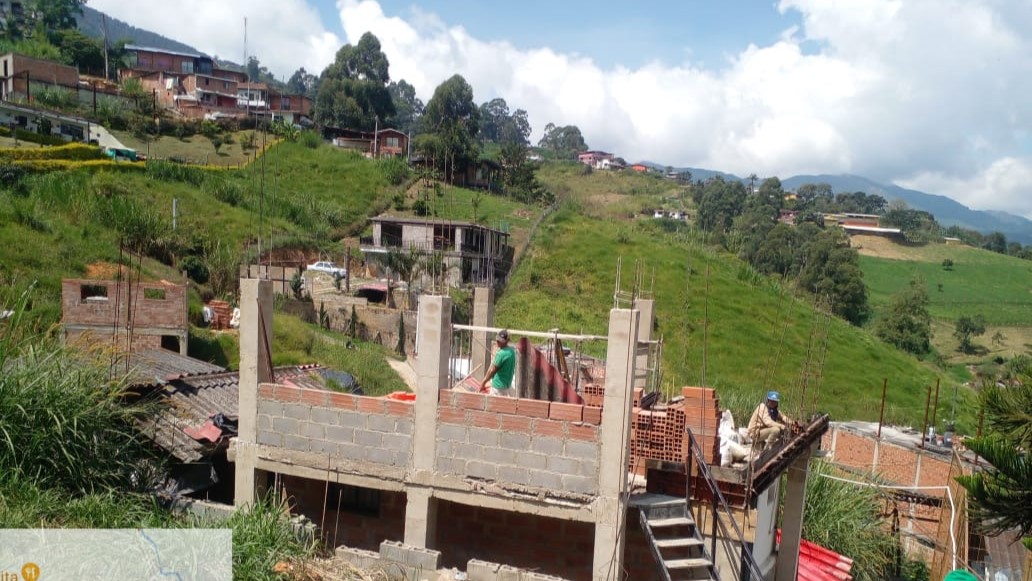 Alcaldía de Medellín, San Antonio de Prado, construcciones ilegales, operativos, Seguridad y Convivencia, legalización predios.